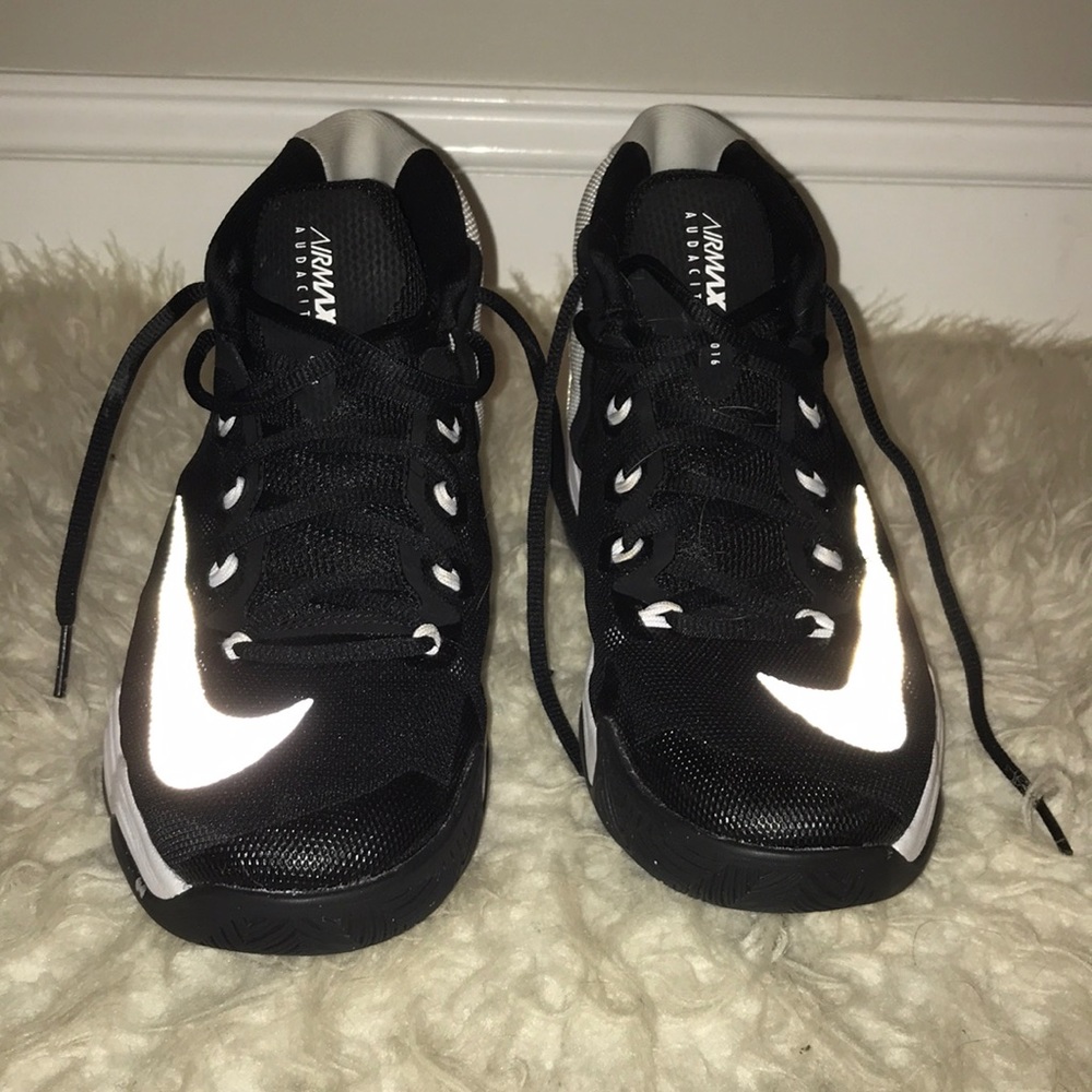 Nike girls basketball shoes